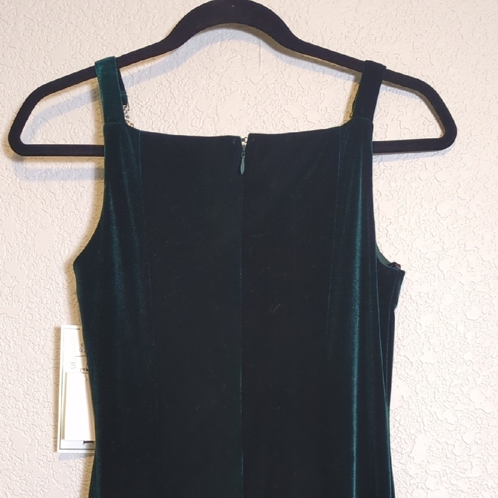 Betsy & Adam by Jaslene green velvet sleeveless square neck maxi dress - Picture 7 of 11